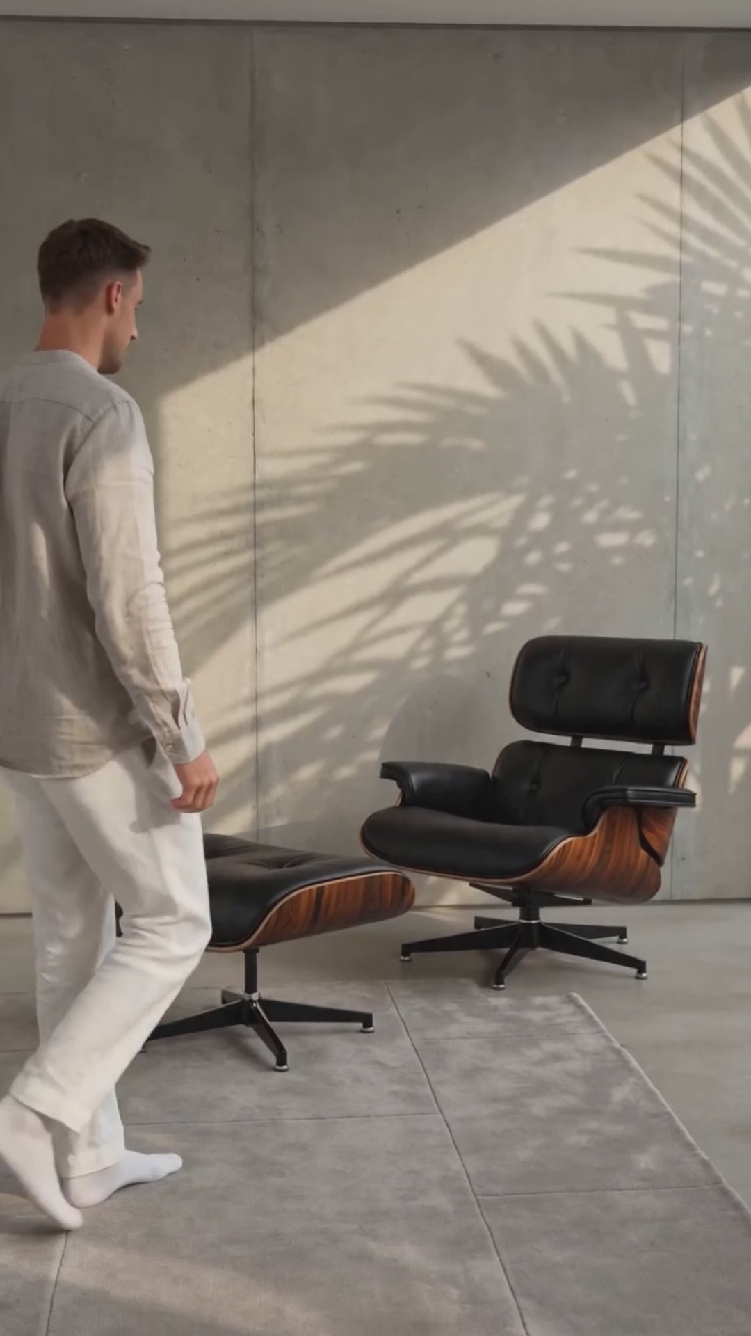 Fauteuil Signature Édition Noyer & Cuir + Ottoman